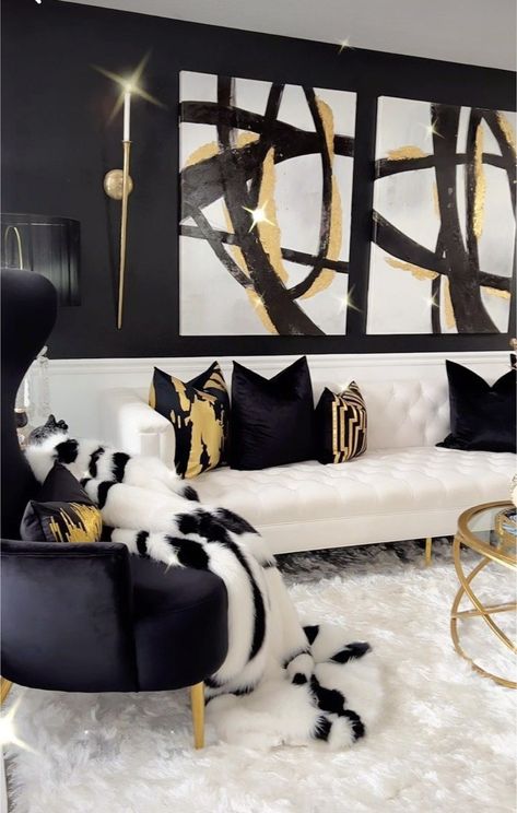 instagram.com Barndominium Homes, Black And Gold Living Room, Tv Rooms, Gold Living Room Decor, Glam Living Room Decor, Black Living, Decor Salon, Gold Living, Black And White Living Room