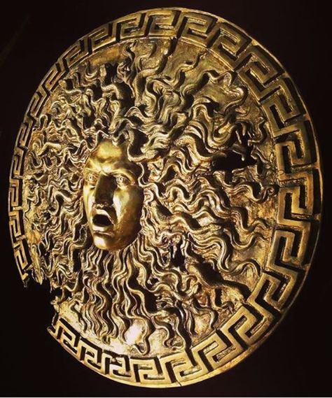 Medusa Shield, Medusa Gorgon, Medusa Art, Medusa Tattoo, Sculptures For Sale, Greek Art, Art Sculptures, Gods And Goddesses, Ancient Greece