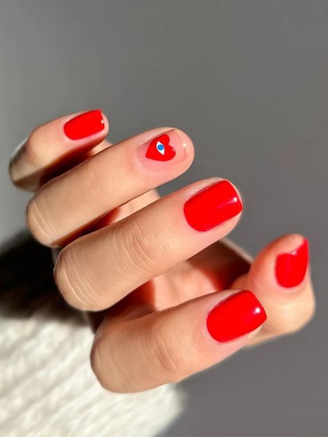 Red Nails Simple Design, Minimal Nail Art Simple, Short Nail Designs Simple, Short Red Nails, Nail Shapes Squoval, Squoval Nails, Hello Nails, Minimal Nails, Classic Nails