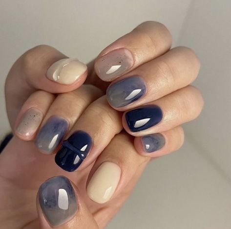 Pedicure For Europe, Cool Spring Nails, Subversive Nails Short, Nail Color Scheme Ideas, Edgy Short Nails, Short Painted Nails, Jewel Tone Nails, Korean Nails Short, Eclectic Nails