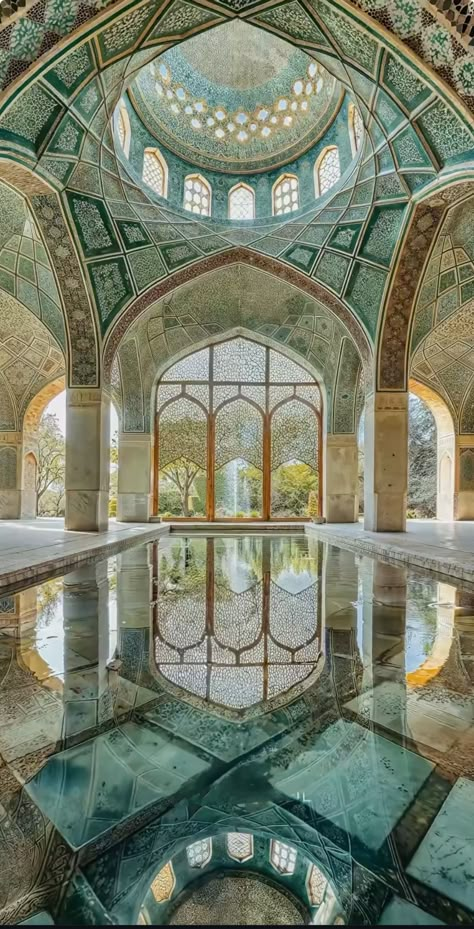 Shiraz Iran Pictures, Iranian Decor, Iran History, Iran Nature, Sheesh Mahal, Ancient Persian Art, Iran Tourism, Moroccan Houses, Shiraz Iran