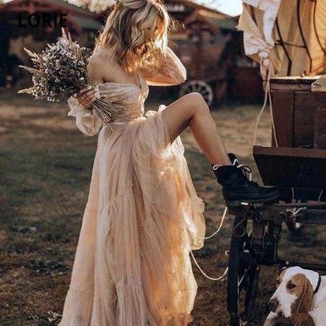 Wedding Dress Bohemian Style, Country Western Wedding Dresses, Pink Boho Wedding, Wedding Dresses Boho, Wedding Dress Bohemian, Country Western Wedding, Western Wedding Dresses, Boho Bridal Gowns, Bohemian Style Dresses