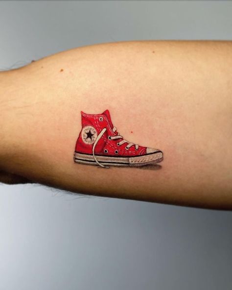 Converse Tattoo Design, Converse Shoe Tattoo Ideas, Converse Tattoo Ideas, Micro Realism Tattoo Men, Shoe Tattoo Ideas, Small Realism Tattoo, Micro Realism Tattoo Design, Sneaker Tattoo, Converse Tattoo