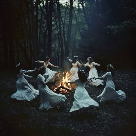 Witch Photoshoot, Witches Dance, Witch Coven, Witch Core, Witch Vibes, The Crucible, Witchy Aesthetic, White Witch, Misty Forest