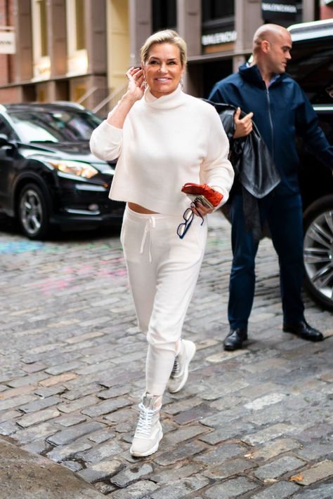 Classy Leisure Wear, Leisure Wear Women Outfit, Yolanda Hadid Style, Yolanda Foster Style, Alaska Summer, Yolanda Foster, Leni Klum, Sarah Harris, Yolanda Hadid