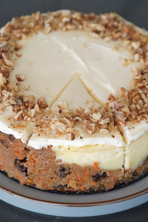 Carrot Cake Cheesecake Easter Carrot Cake Cheesecake, Carrot Cheesecake Recipe, Carrot Cake Topping, Carrot Cake Cheesecake Recipe, Carrot Cheesecake, Easter Carrot Cake, Cheesecake Desserts Recipes, Individual Cheesecakes, Carrot Cake Cheesecake