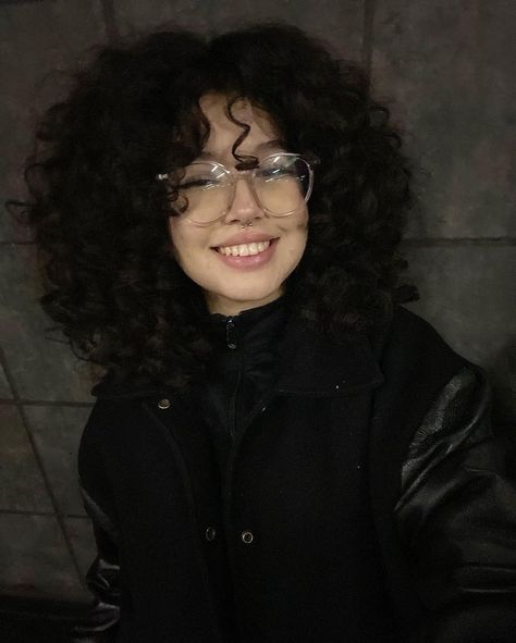 curly hair round glasses septum piercing smiling vaneekitty Curly Hair Glasses, Curly Hair Dos, Glasses Inspiration, Filipino Girl, Curly Hair Photos, Beautiful Curly Hair, Beautiful Curls, Curly Girl Hairstyles, Girls With Glasses