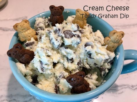 Cream Cheese Teddy Graham Dip Teddy Graham Dessert Ideas, Teddy Gram Dip, Teddy Graham Dip, Teddy Graham Snack Ideas, Recipes Cream Cheese, Graham Recipe, Christmas Host, Graham Dessert, Chocolate Chip Dip