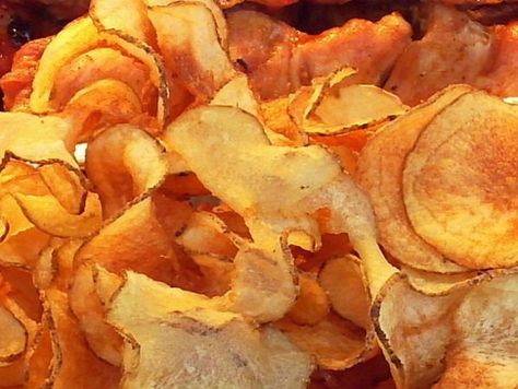 Homemade Potato Chips Recipe, Potato Chips Homemade, Deep Fried Potatoes, Fried Potato Chips, Baked Potato Chips, Potato Chip Recipes, Fried Chips, Homemade Chips, Chips Recipe