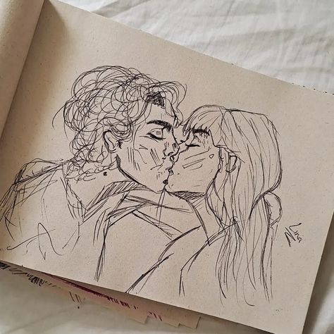 Couple Sketchbook Ideas, People Kissing Sketch, Drawing Ideas Love Couples, Kissing Sketches, Couple Kissing Sketch, Bf Sketch, Couple Sketch Romantic, Kissing Sketch, Kiss Sketch