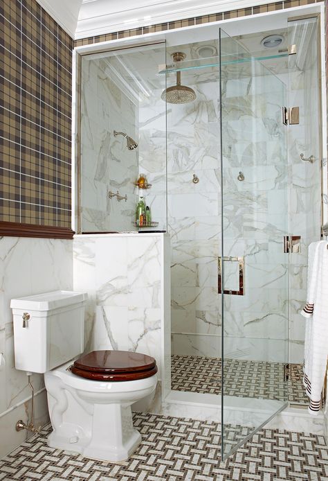 Maybe make a wall to hide the toilet or take the bench away and bring glass to the floor????? Teak Shower Floor, Makeover Kamar Mandi, Glass Shower Wall, Small Bathroom With Shower, Shower Tub Combination, Glass Shower Enclosures, Small Bathroom Makeover, Small Bath, Small Bathrooms