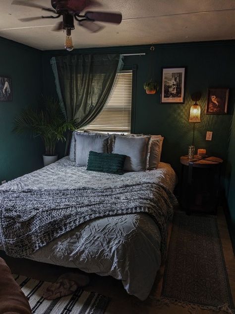 Bohemian Bedroom Green Walls, Dark Green And Silver Bedroom, Black Feature Wall Bedroom Room Ideas, Bedroom Dark Green Bed, Forest Green Dresser Bedroom, Emerald Bedroom Aesthetic, Dark Green Witchy Bedroom, Dark Green Room Ideas Bedroom Aesthetic, Dark Green Bedroom Inspirations