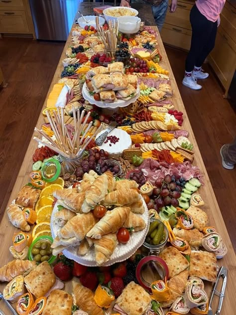 Charcuterie Table With Sandwiches, Charcuterie Sandwich Table, Charcuterie Board Ideas Tea Party, Charcuterie Board Tables, Party Ideas For Grandma, Charcuterie Board With Sandwiches, Easy Charcuterie Table, Fall Wedding Finger Foods, Grazing Table With Sandwiches