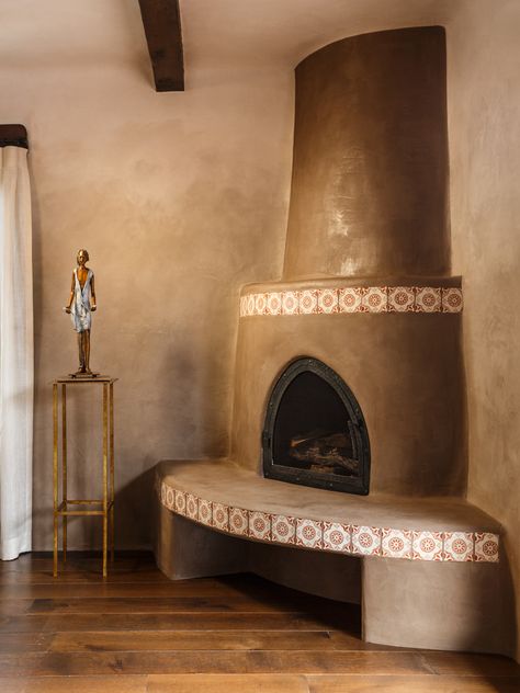 Adobe Fireplace, Santa Fe Style Homes, Kiva Fireplace, Santa Fe Home, Adobe Home, New Mexico Homes, Southwestern Home, Adobe House, Santa Fe Style