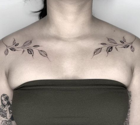 Tattoos Vines, Leaf Vine Tattoo, Vine Tattoo Ideas, Under Collar Bone Tattoos, Flower Vine Tattoo, Tattoo Rings, Rose Vine Tattoos, Collar Bone Tattoo For Men, Collar Tattoo