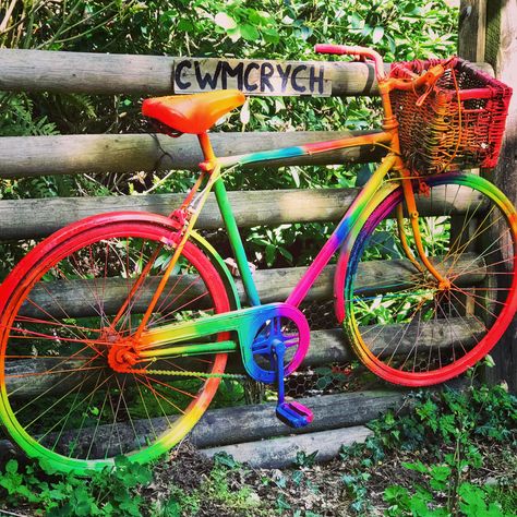 Bicycle Makeover, Tikki Bar, Burning Man Bike, Rainbow Bike, Garden Decor Crafts, Bike Planter, Photo Gifts Diy, Burning Man Art, Wood Bike