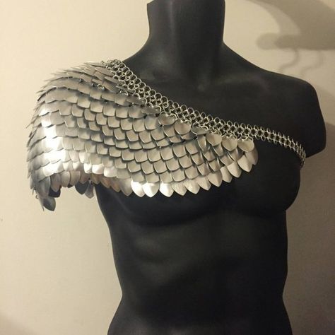 Slave Outfit, Scale Mail, Shoulder Armor, Chain Maille, Fantasy Armor, Popular Outfits, Chain Mail, Looks Chic, Fantasy Clothing