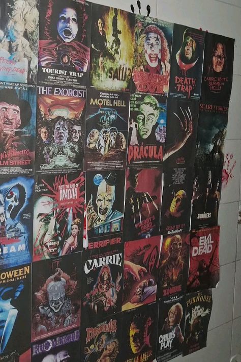 Horror Movie Poster Ideas, Vhs Room, Horror Bedroom, Movie Poster Room, Horror Ideas, Horror Room, Horror Vhs, Carrie White, Horror Punk