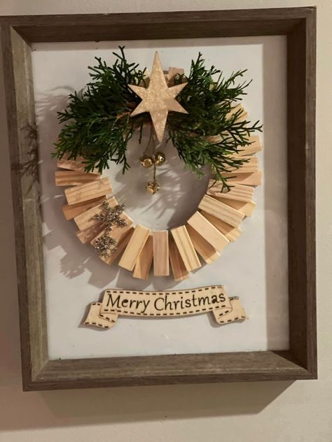 A jenga block wreath created by Just That Perfect Piece Half Ornament Ideas, Towering Blocks Diy, Diy Christmas Bazaar Crafts, Jenga Block Christmas Ornaments, Crafts Using Jenga Blocks, Dollar Store Jenga Block Crafts, Jenga Crafts Ideas, Jenga Blocks Crafts, Jenga Block Christmas Crafts