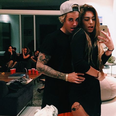 Their Just Friends :) Justin Bieber Girlfriend, Justin Bieber Ex, Justin Bieber Selena Gomez, Yovanna Ventura, Chantel Jeffries, Justin Bieber Pictures, Ariana Grande Photoshoot, I Love Justin Bieber, Love Justin Bieber