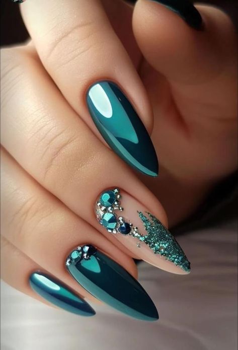 Teal Nails, Nail Designs Glitter, New Year's Nails, Silver Nails, Xmas Nails, Fancy Nails, Dope Nails, Nail Polishes, Cute Acrylic Nails