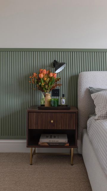 Ribbed Panelling Wall, Wooden Panel Behind Bed, Faux Panelling Wall Bedroom, Wood Panelling Headboard, Wooden Panelling Walls Bathroom, Apartment Wall Paneling, Reeded Wood Wall, Reeded Wall Panelling, Reeded Wood Panel