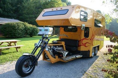 41 Images That Will Help You Survive Another Humpday - Funny Gallery Motorcycle Campers, Motorcycle Camping Gear, Custom Trikes, Motorcycle Camping, Trike Motorcycle, Weird Cars, Volkswagen Bus, Truck Camper, Rv Travel