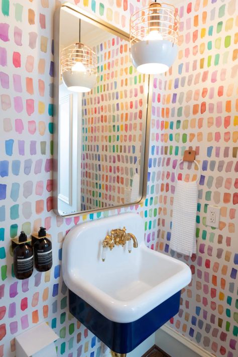 Style Scouting: Vol. 51 | In My Own Style Funky Bathroom Paint Ideas, Kids Bathroom Wallpaper Ideas, Colorful Boho Apartment, Fun Kitchen Colors, Dopamine Decor Bathroom, Colorful Wall Paint, Bright Color Interior Design, Colorful Wallpaper Home, Colorful Entryway Ideas