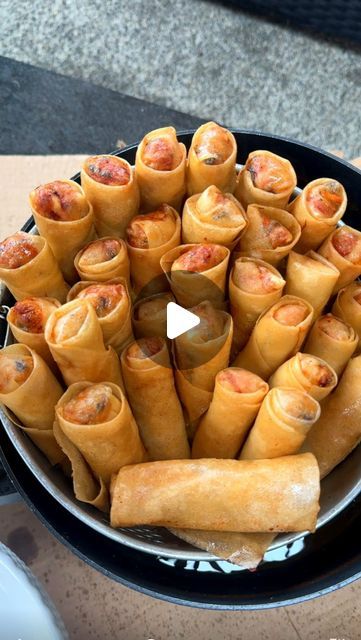 Shredded Chicken Egg Rolls, Egg Roll Filling Ideas, Bean Thread Noodles, Eggroll Recipe, Wood Ear Mushroom, Chinese Egg Rolls, Ear Mushroom, Egg Roll Ingredients, Chicken Powder