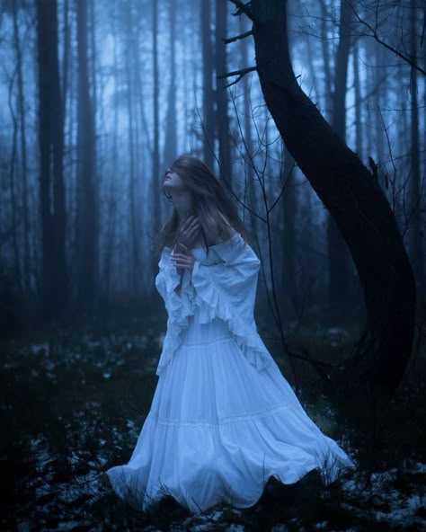 111k Followers, Eternal Sleep, Forest Dark, Fantasy Aesthetic, Aesthetic Vintage, Dark Aesthetic, Self Portrait, In The Woods, The Forest