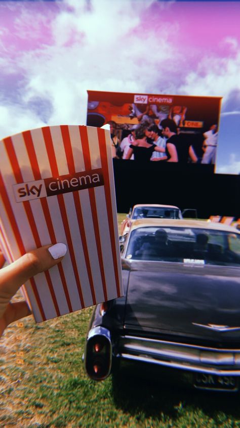 90s Cinema, Drive Through Cinema, Drive In Cinema Aesthetic, Drive In Cinema, Theatre Pictures, Drive In Movie Theater, Outdoor Cinema, Dream Date, Kind Of Blue