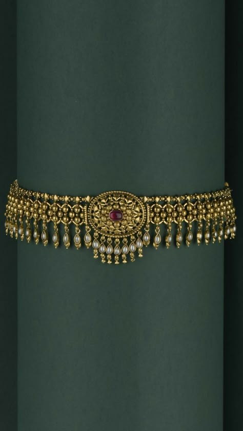 Gold Choker Jewelry, Antique Gold Jewelry Indian Choker, Pearl And Gold Choker, Antique Choker Designs Gold, Simple Gold Choker Designs, Antique Choker Designs, Chokar Design Jewelry In Gold, Bajubandh Design Gold, Gold Choker Design