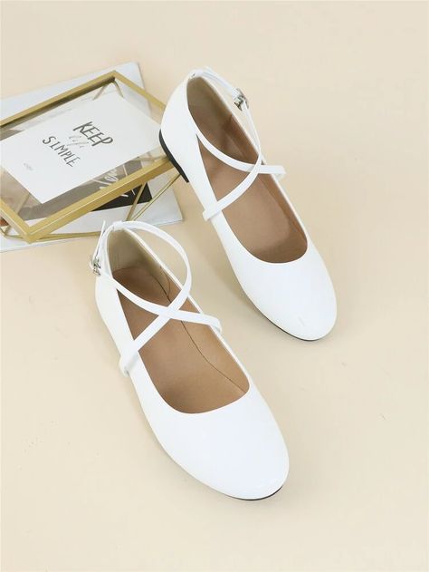 White Shoes Prom, Grad Shoes Flats, White Shoes Flats, White Dance Shoes, Pretty Shoes Flat, White Ballerina Shoes, White Doll Shoes, Pretty Flat Shoes, Prom Flats