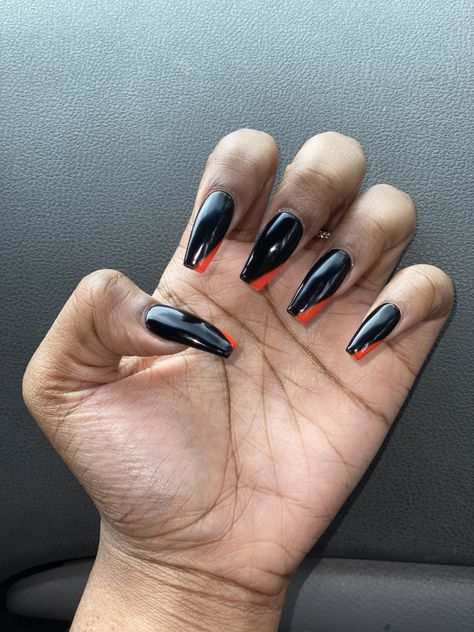 Black Snd Orange Nails, Black Nails Orange Tips, Orange And Black Nails Ideas, Black Nails With Orange Tips, Orange And Black Nail Ideas, Black And Orange French Tip Nails, Orange And Black Ombre Nails, Orange And Black Nails Acrylic, Black And Orange Nails Acrylic