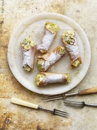 Lemon & pistachio cannoli Pistachio Cannoli, Candied Lemon Peel, Cream Horns, Candied Lemons, Impressive Recipes, Cannoli, Jamie Oliver, Pistachio, Sweet Tooth