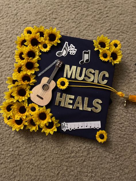 Graduation Cap Band Ideas, Band Graduation Cap, Music Major Graduation Cap, Graduation Cap Designs Music, Music Graduation Cap, Music Inspired Graduation Caps, Senior Caps, Music Major, Music Therapist