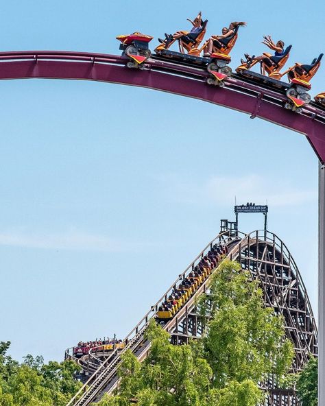 Diamondback Kings Island, Coaster Aesthetic, Kings Island Amusement Park, Pretty Nature Pictures, Europa Park, Enchanted Island, Kings Island, Pretty Nature, Amusement Park Rides