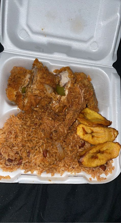 Caribbean food Fried Rice And Chicken, Fried Chicken Rice, Kfc Inspired Recipes, Sweet Plantains, Broken Iphone, Rice And Chicken, Rice With Chicken, Fake Pics, Caribbean Food