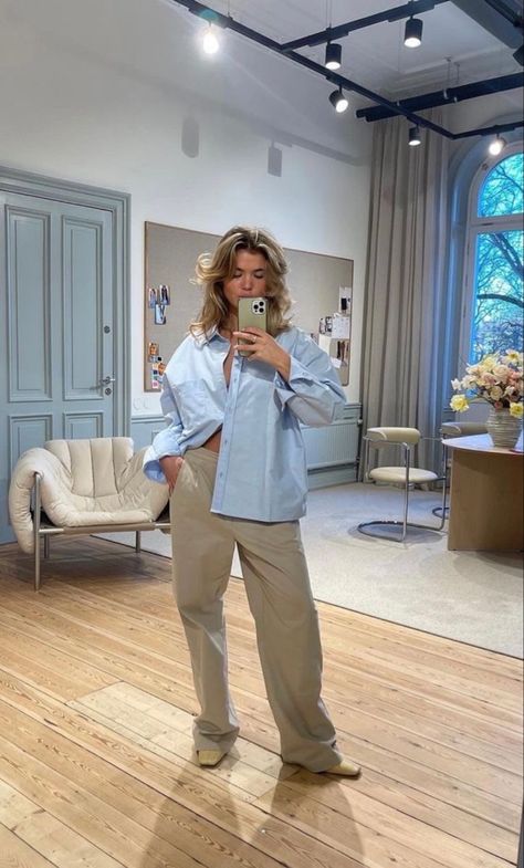 Djerf Avenue Shirt, Matilda Djerf Striped Shirt, Matilda Djerf Shirt Outfit, Matilda Djerf Shirt, Matilda Djerf Style Spring, Matilda Djerf Style Casual, Matilda Djerf Style Fall, Matilda Djerf Business, Matilda Djerf Style Winter