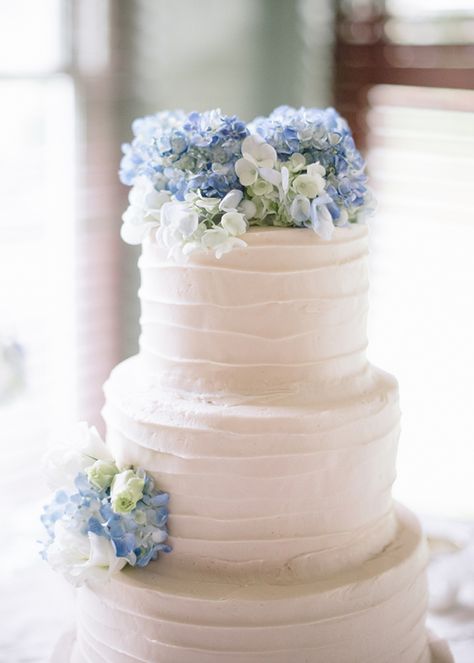 Gorgeous Hydrangea in All The Details Hydrangea Cake Topper, Wedding Cake Hydrangea, Hydrangea Cake, Blue Hydrangea Wedding, Hydrangeas Wedding, Chocolate Wedding Cake, Wedding Cakes Blue, Blue Themed Wedding, Simple Wedding Cake