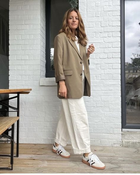 Beige Spezial Adidas Outfit, Blazer Jeans Outfit Women, Blazer Ootd, Sambas Outfit, Looks Adidas, Postpartum Fashion, Adidas Samba Outfit, Hijab Fashion Summer, Samba Outfit