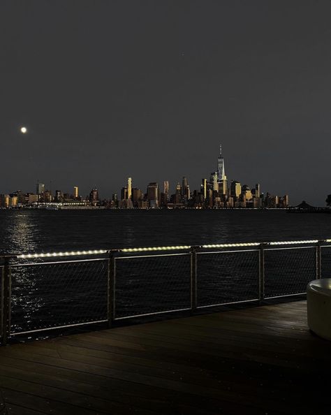 Moon Wallpaper, Nyc Life, City Vibe, Nova York, Dream City, Concrete Jungle, Night City, Night Aesthetic, City Aesthetic