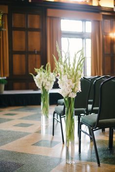 Gladiolus Wedding Flowers, Gladiolus Wedding, Gladiolus Bouquet, White Gladiolus, Gladiolus Arrangements, Wedding Church Aisle, Alter Flowers, Church Aisle, Alter Decor