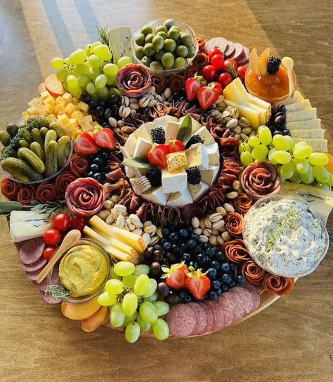 Charcuterie Board Ideas Simple, Charturie Boards, Herb Crackers, Snack Platters, Beyond Birthday, Cranberry Walnut Bread, Charcuterie Ideas, Aioli Sauce, Charcuterie Board Ideas