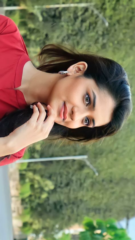 Hruta Hruta Durgule Hd Photos 4k, Hruta Durgule Hd Photos, Athletic Pictures, Hruta Durgule, Holi Girls, Filmmaking Inspiration, Dj Photos, Cute Love Photos, Gals Photos