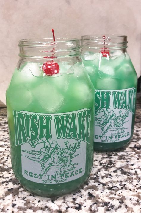 Irish Pub Party Theme, Irish Wake Drink Recipe, St Patty Drinks, St Patty's Day Drinks, Green Alcoholic Drinks, Irish Pub Food, Fishbowl Drink, Irish Wake, Irish Cocktails