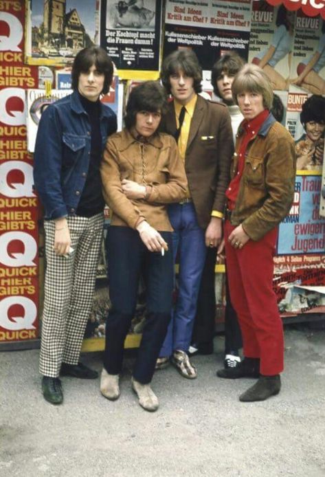 60s Mens Fashion, 60s Men, Decades Fashion, Groovy Fashion, 1960s Music, Mod 60s, Chill Outfits, Fashion Revolution, Mod Fashion