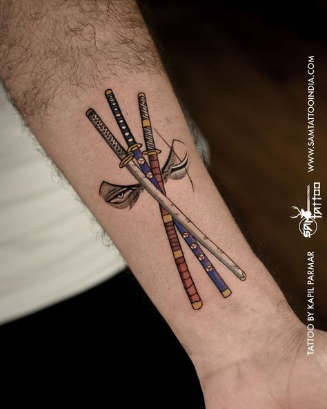 Zoro Swords Tattoo, Roronoa Zoro Tattoo Design, Anime Back Tattoo, Roronoa Zoro Tattoo Ideas, Zoro Tattoo Design, Zoro Tattoo Ideas, Roronoa Zoro Tattoo, Zoro One Piece Tattoo, One Piece Anime Tattoo