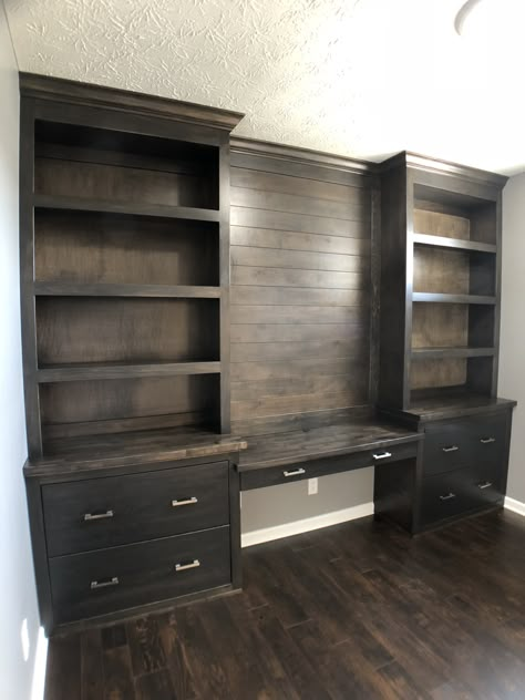 Diy Office Built Ins With Desk, Built In Desk And Shelves, Home Office Built Ins, Small Home Gym, Home Library Rooms, Office Built Ins, Home Office Cabinets, Diy House Renovations, Office Nook