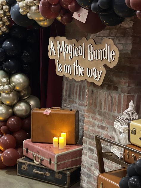 Harry Potter Shower Ideas, Harry Potter Baby Girl, Harry Potter Themed Baby Shower, Harry Potter Balloons, Harry Potter Shower, Cumpleaños Harry Potter, Harry Potter Nursery, Harry Potter Baby Shower, Harry Potter Theme Party